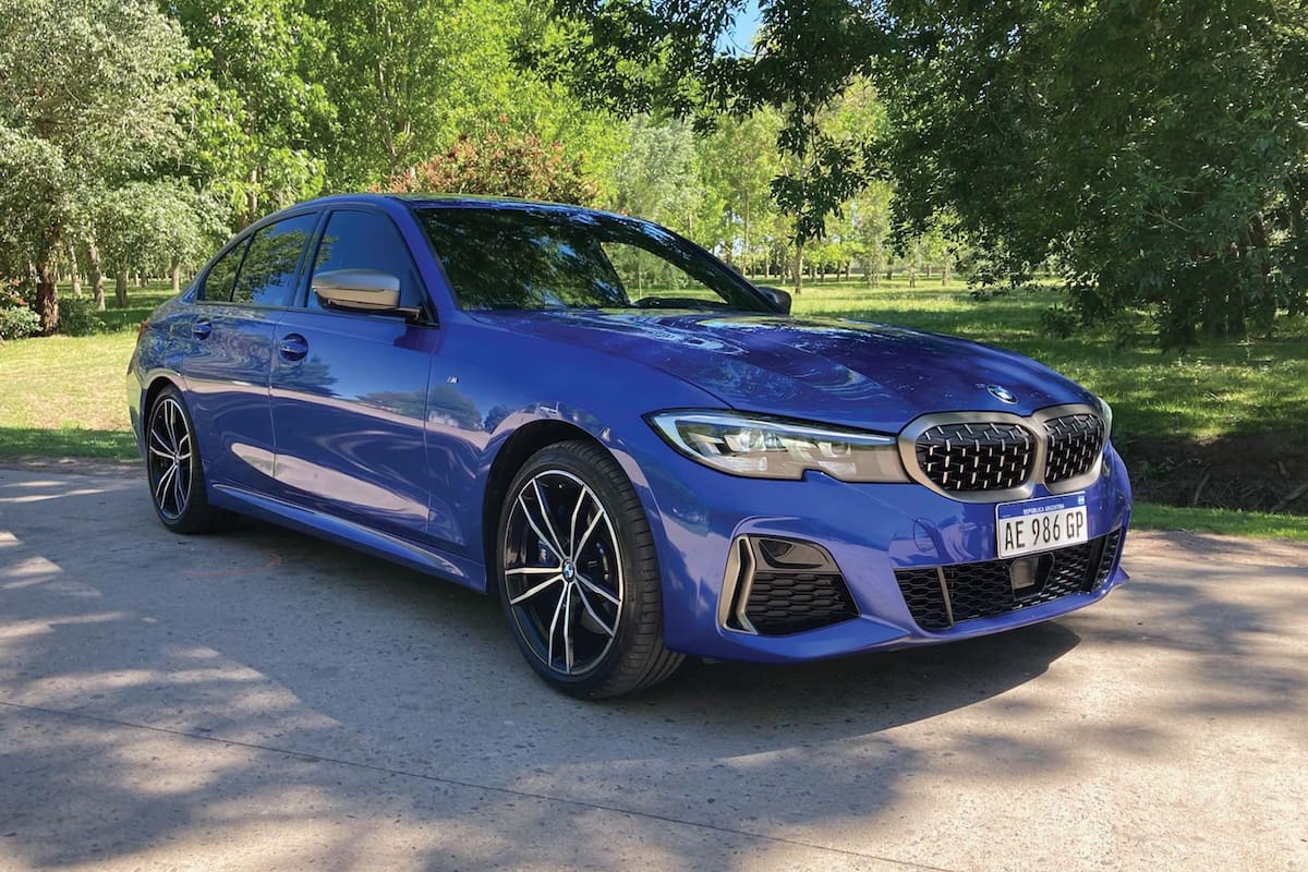 El modelo tope de gama del BMW M340i tiene potencia de sobra con el motor V6 de 387 CV.