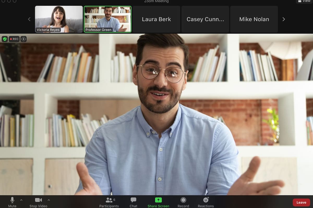 El modo "foco" de Zoom intenta evitar las distracciones de los alumnos al ocultar las cámaras de los demás estudiantes