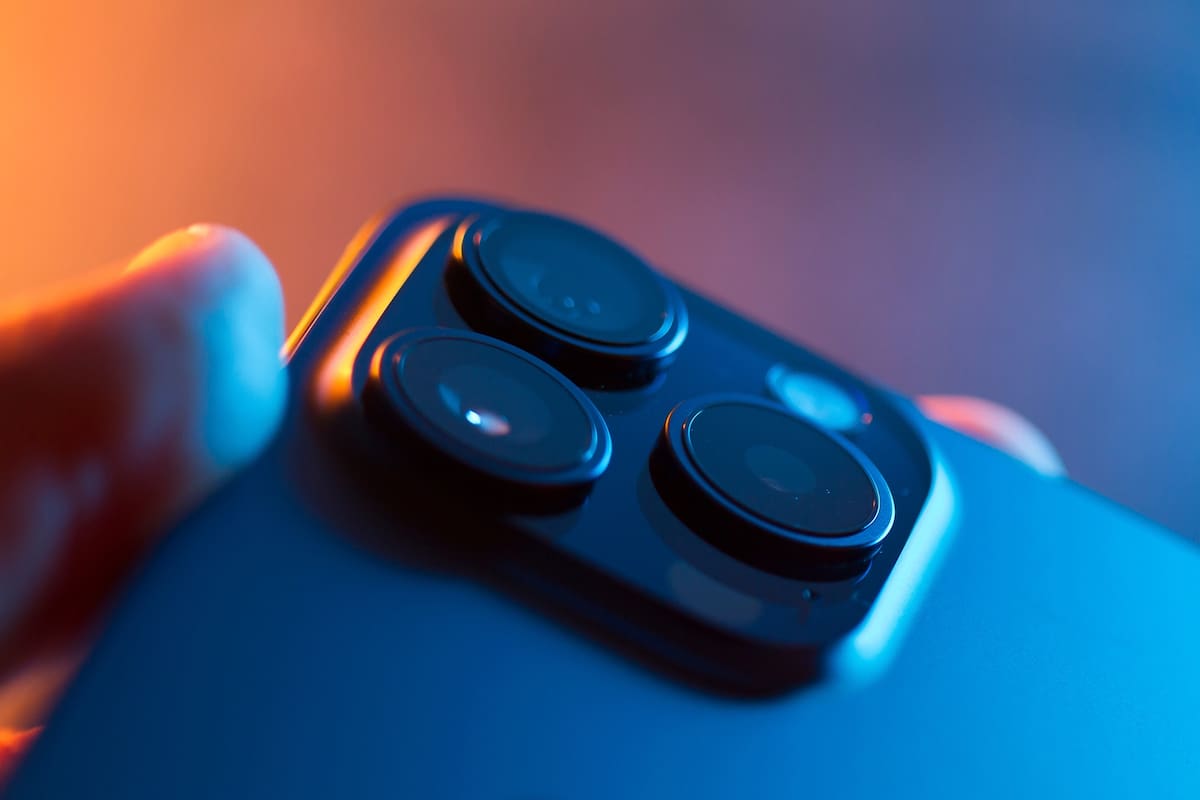 El módulo de cámaras de un iPhone 15 Pro Max