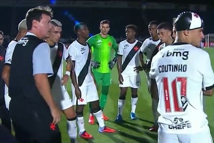 El momento de furia de Fernando Diniz con sus jugadores en Vasco da Gama durante la pausa de hidratación