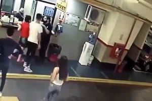El momento de la agresión a Arturo López