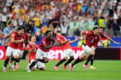 El momento de la definición: Egipto acaba de ganar la resolución por penales y por primera vez está en los octavos de final de la Copa del Mundo.