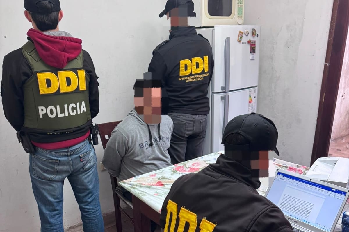El momento de la detención del enfermero en la casa de una amiga