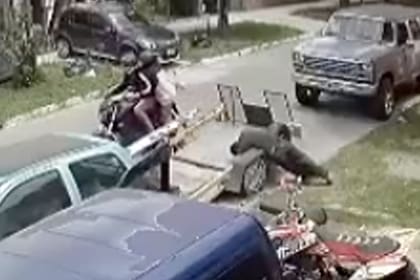 El momento de la huida de los sicarios