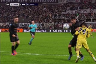 El VAR le anuló un gol clave a Platense contra Boca por una supuesta mano y Palermo no aguantó