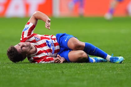 El momento de la lesión de Julián Álvarez con Atlético de Madrid