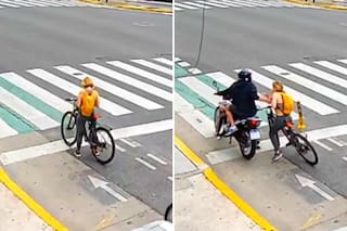 Una turista rusa forcejeó con dos motochorros que intentaron robarle el celular y logró retener a uno