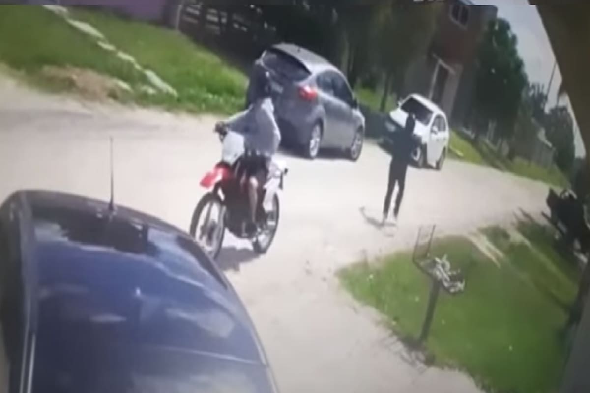 El momento del ataque de los sicarios a los jefes de una banda narco