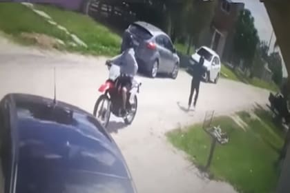 El momento del ataque de los sicarios a los jefes de una banda narco