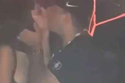 El momento del beso entre 'Lechuga' Torres y Lissa Vera