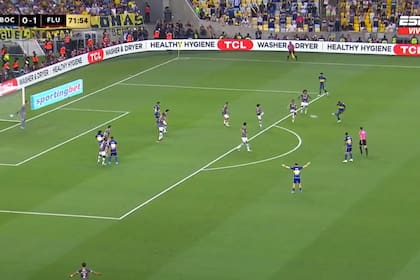 El momento del golazo de Advíncula para el 1-1 de Boca ante Fluminense