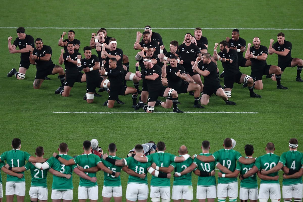 El momento del Haka, ejecutado por los All Blacks ante Irlanda