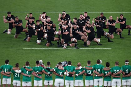 El momento del Haka, ejecutado por los All Blacks ante Irlanda
