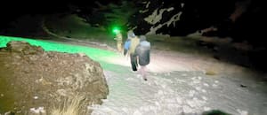 Encontraron en un cerro de Chubut a una mujer que se había extraviado por la niebla y el mal clima
