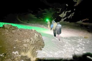 Encontraron en un cerro de Chubut a una mujer que se había extraviado por la niebla y el mal clima