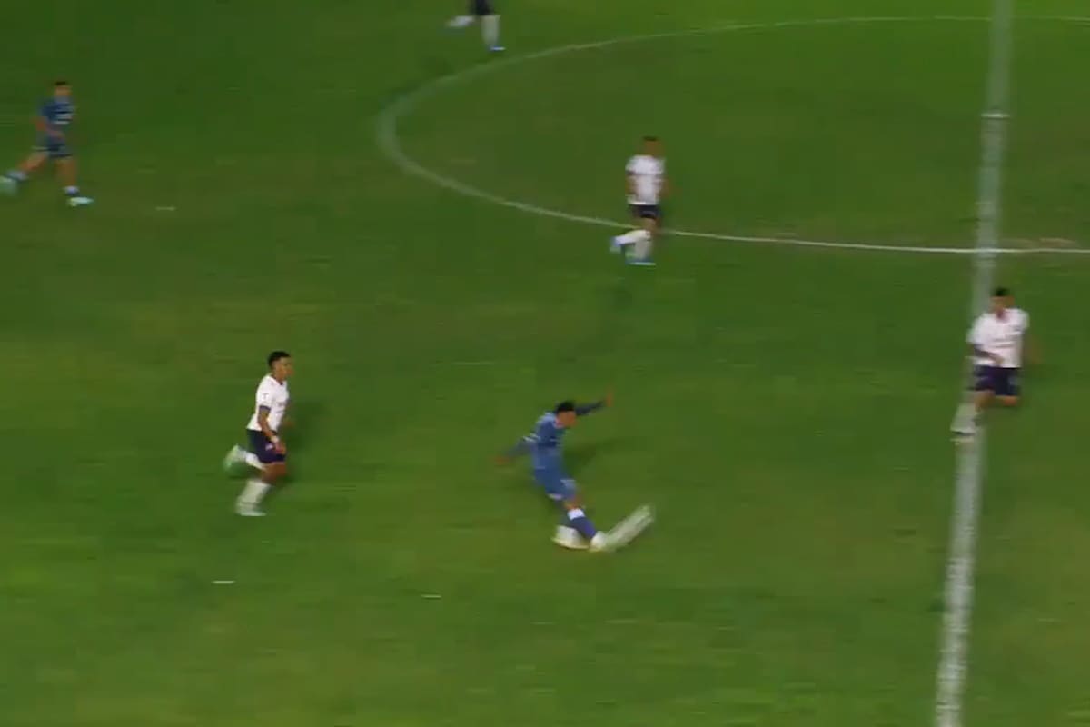 El momento del sablazo del futbolista nacido en el Chaco