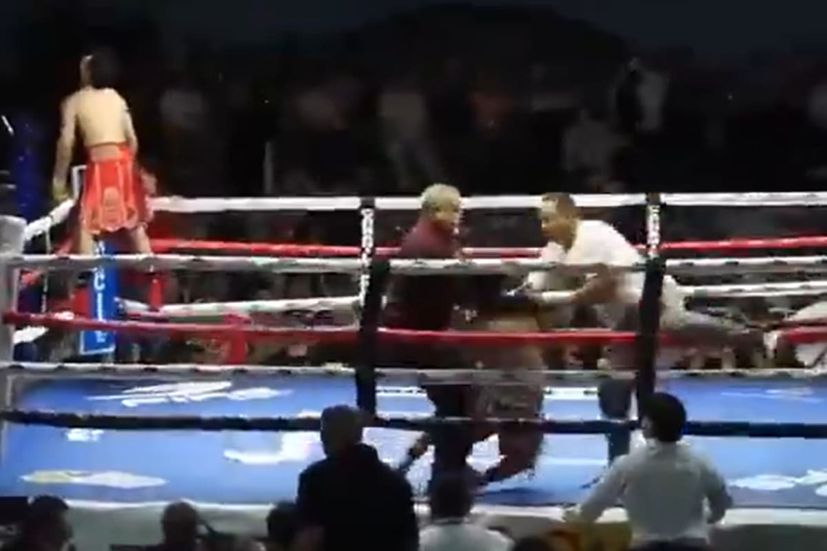 El momento donde Arturo "Lobito" Torres se descompensa mientras su rival festeja el triunfo en la pelea