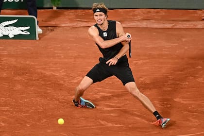 El momento en el que Alexander Zverev se lesiona el tobillo derecho, durante las semifinales de Roland Garros, el 3 de junio pasado.