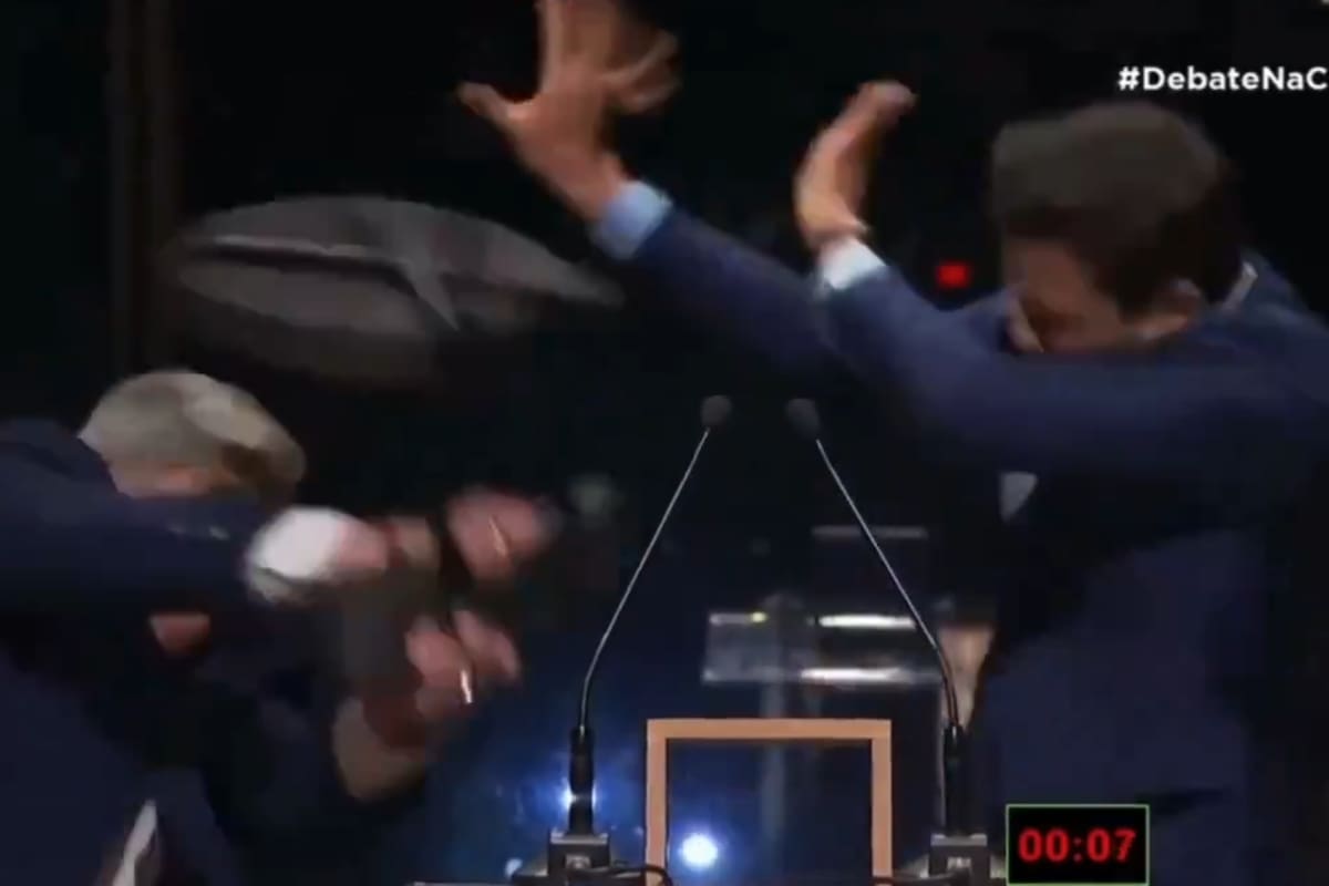 El momento en el que Datena le da un sillazo a Marcal