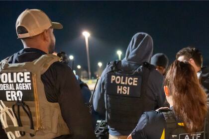 El momento en el que el hombre es arrestado