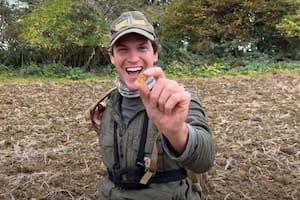 El momento en el que el Youtuber encontró la moneda que puede valer miles de dólares