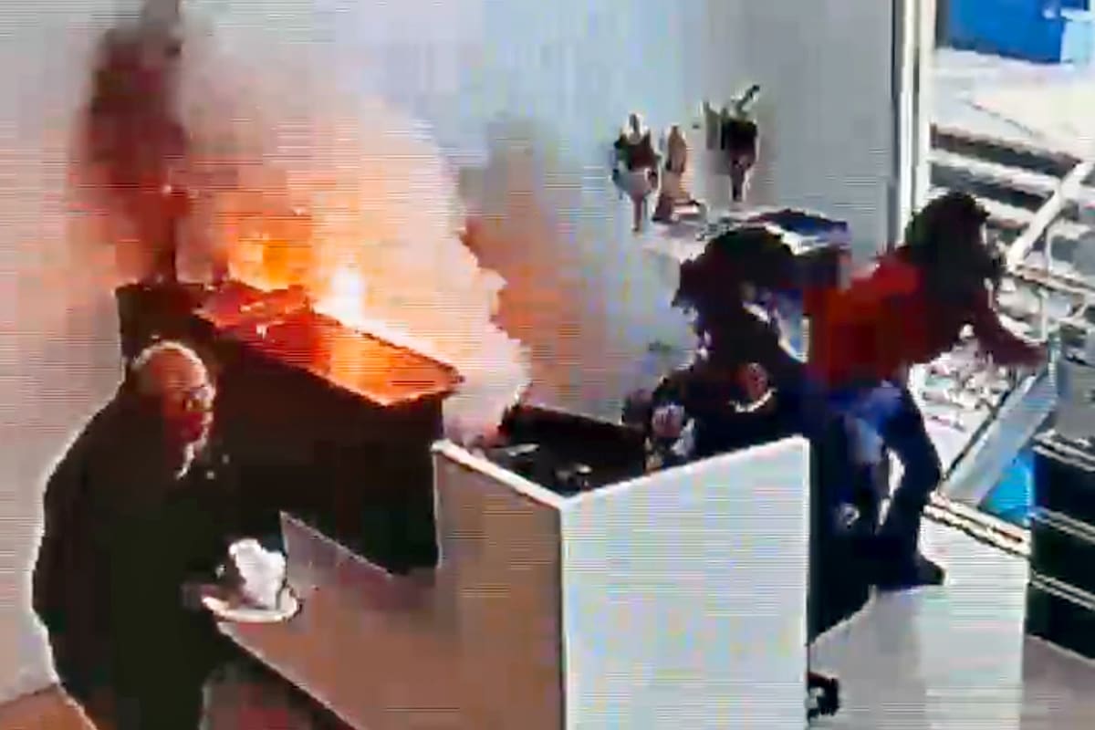 El momento en el que explota el paquete en La Rural