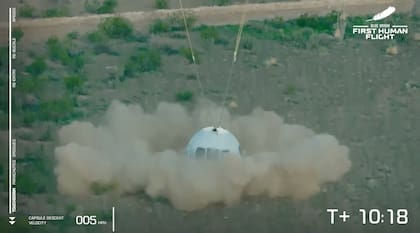 El momento en el que la cápsula New Shepard toca tierra