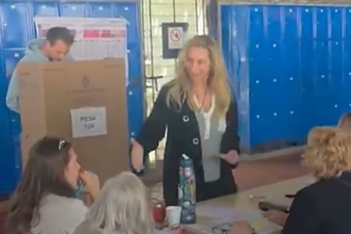 El momento en el que le negaron el saludo a Karina Milei