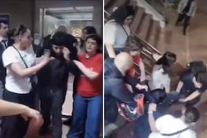 El momento en el que los estudiantes echaron al acusado
