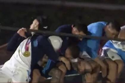 El momento en el que los jugadores tuvieron que esquivar un cable