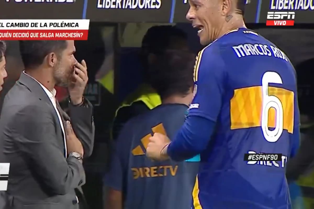 El momento en el que Marcos Rojo se sorprende cuando se entera del ingreso de Leandro Brey por Agustín Marchesin