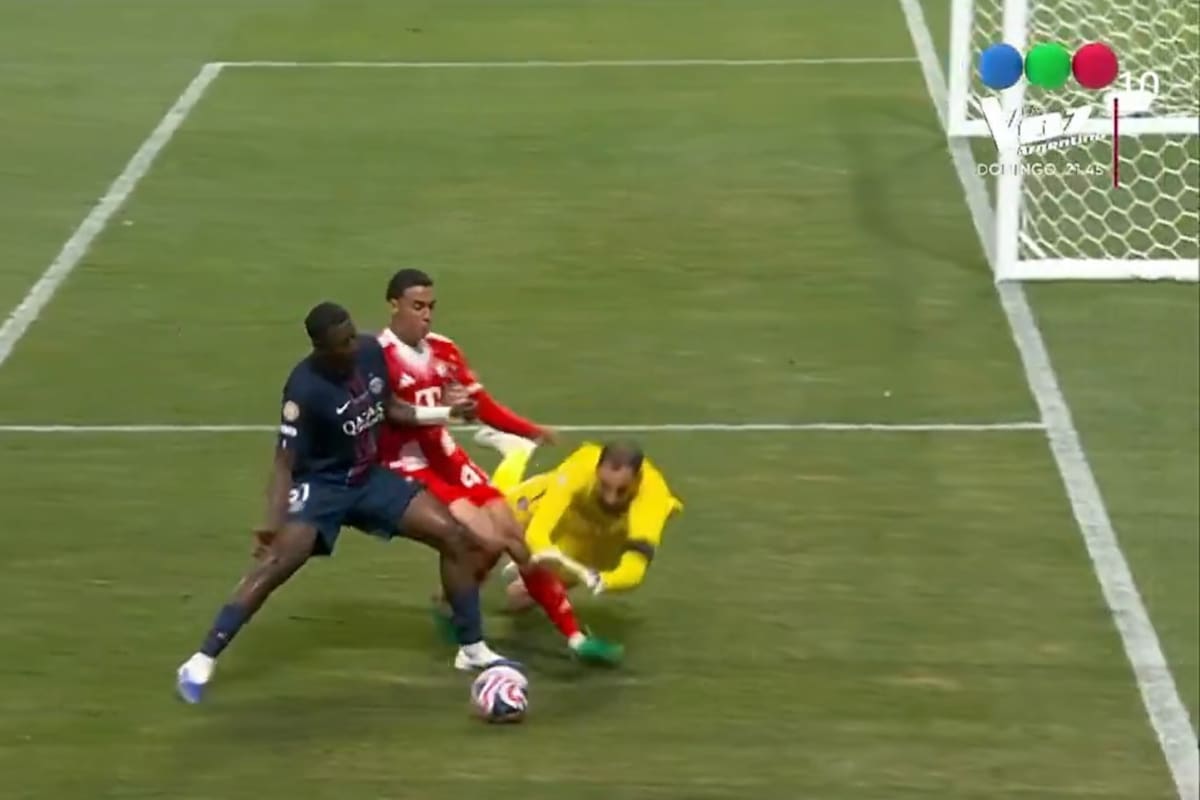 El momento en el que Musiala, de Bayern Munich, se lesiona: hasta el arquero Donnarumma quedó en shock al ver luego a su adversario en el piso