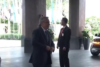 El momento en que Alberto Fernández llega a la cumbre del G20.