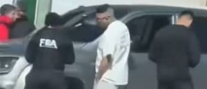 Así fue la detención de Callejero Fino mientras circulaba sin patente y con una pistola Glock en la guantera