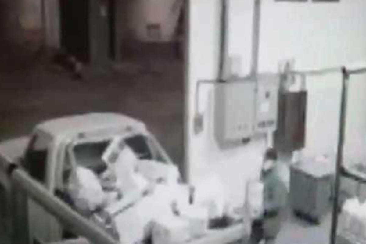 El momento en que cargan los agroquímicos