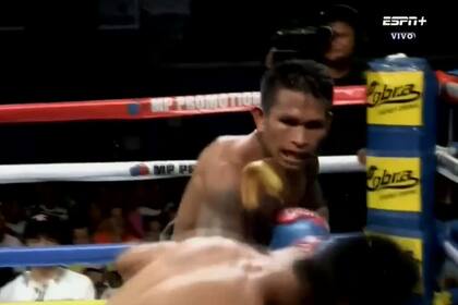 El momento en que Casimero noquea a Ramírez