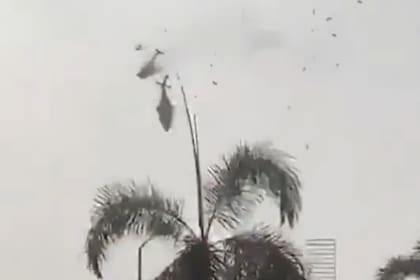 El momento en que colisionaron los helicópteros