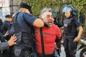El momento en que demoraron a Facundo Tedeschini, camarógrafo de A24.