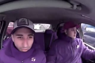 Dos delincuentes robaron un auto, le dispararon a la víctima y quedaron grabados