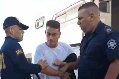 El momento en que el sospechoso llegó a la cárcel de Melchor Romero