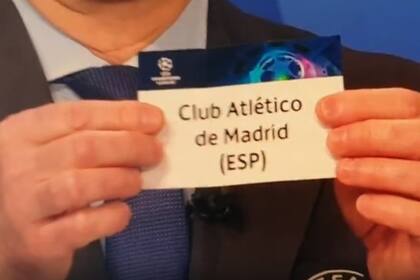 El momento en que extraen la bola de Atlético de Madrid