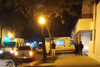 El momento en que la ambulancia se encontraba en la casa de Nardelli y encendió las alarmas