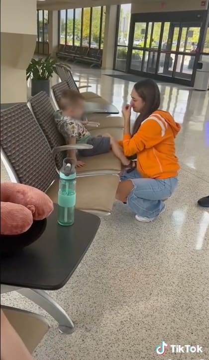 El momento en que la au pair se despidió de sus host kids