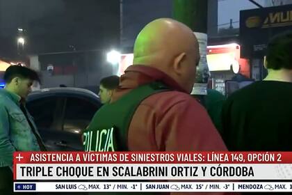 El momento en que la Policía de la Ciudad se lleva al conductor responsable del siniestro vial en Palermo