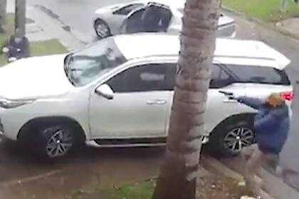 El momento en que la víctima es interceptada