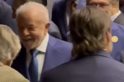 El momento en que Lula bromea a Lacalle Pou