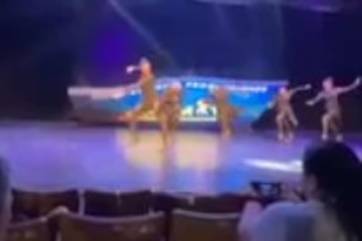 El momento en que se cae la pantalla