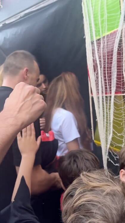 El momento en que Shakira y sus hijos se metieron a la fila