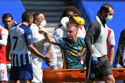El momento entre Maupay y Leno que permitió la aparición de Dibu Martínez