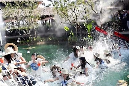 El momento exacto en el que el puente colapsa quedó grabado en un video